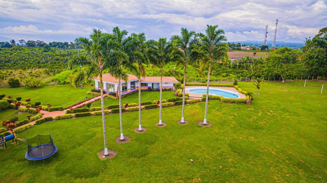 Hotel Arrayanes Del Quindio Монтенегро Экстерьер фото