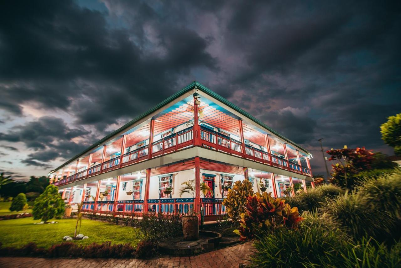 Hotel Arrayanes Del Quindio Монтенегро Экстерьер фото