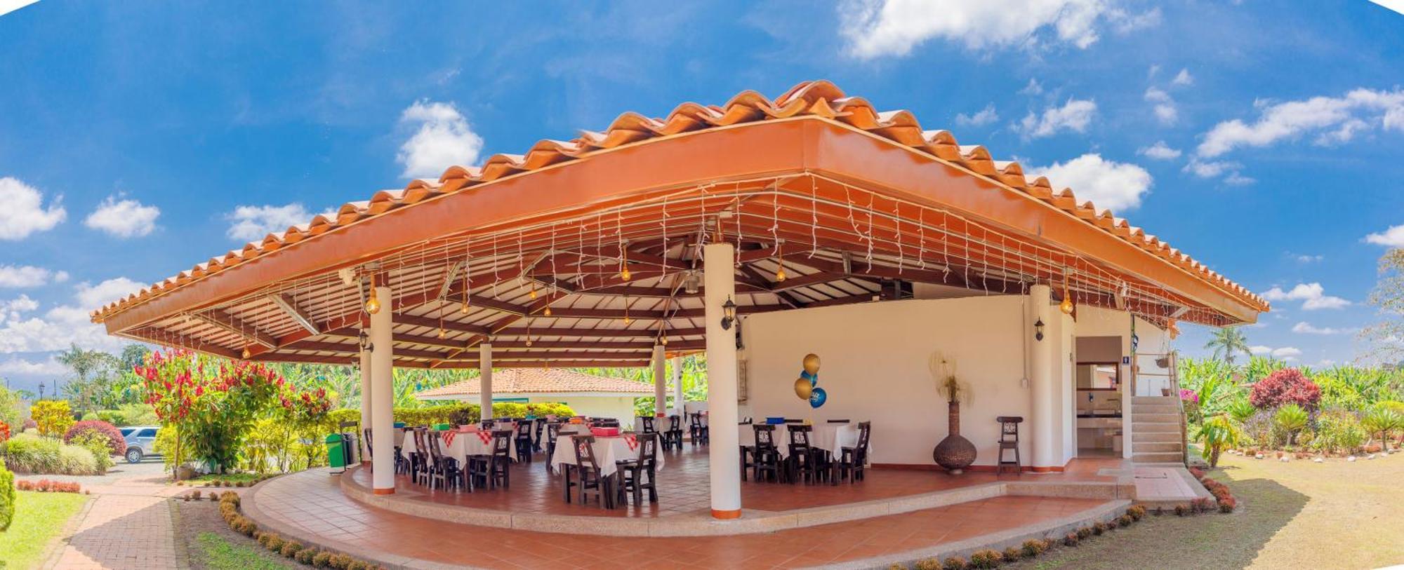 Hotel Arrayanes Del Quindio Монтенегро Экстерьер фото